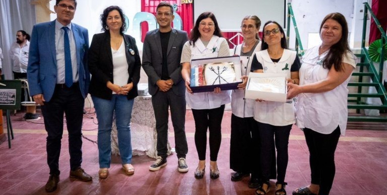 Autoridades ministeriales estuvieron en el acto del bicentenario. Crédito: Gentileza
