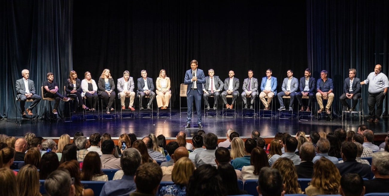 Este miércoles, a las 18, será la reunión semanal del gabinete aunque con la participarán de los presidentes de los partidos que componen Unidos para Cambiar Santa Fe. Crédito: Archivo El Litoral