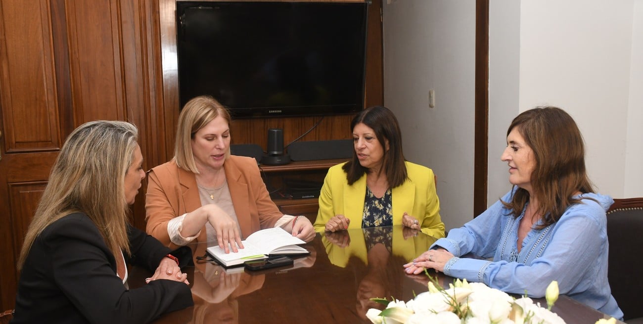"Que sepan que somos un equipo y que cuentan con cuatro dirigentes dispuestas ayudarlas y acompañarlas", fue el mensaje de Scaglia a las mujeres políticas. Crédito: Flavio Raina
