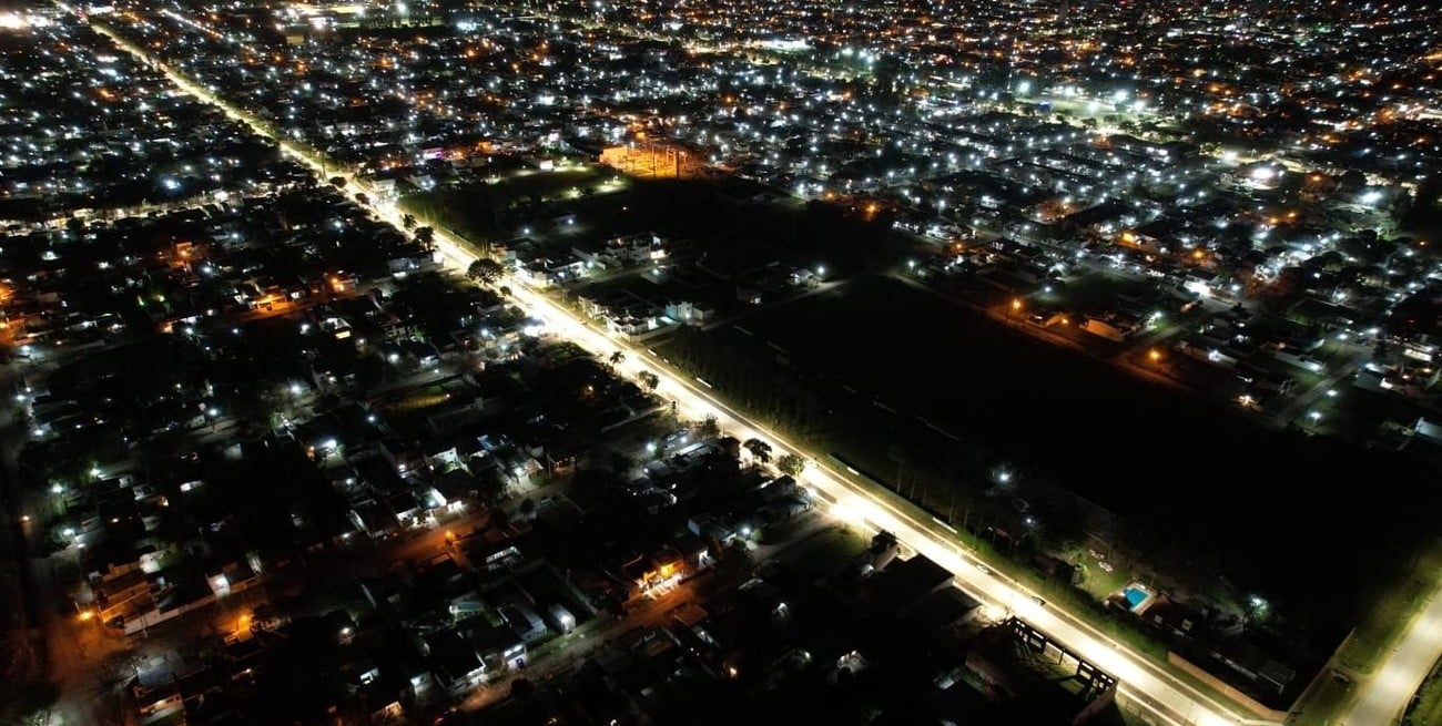 Reconquista, entre otras importantes obras, sumó iluminación led a su ejido urbano. Crédito: El Litoral