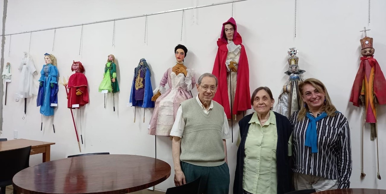 El grupo de titiriteros El Retablo de las Maravillas, presentó su nueva obra teatral titulada "La Feria Invernal". Crédito: Archivo El Litoral