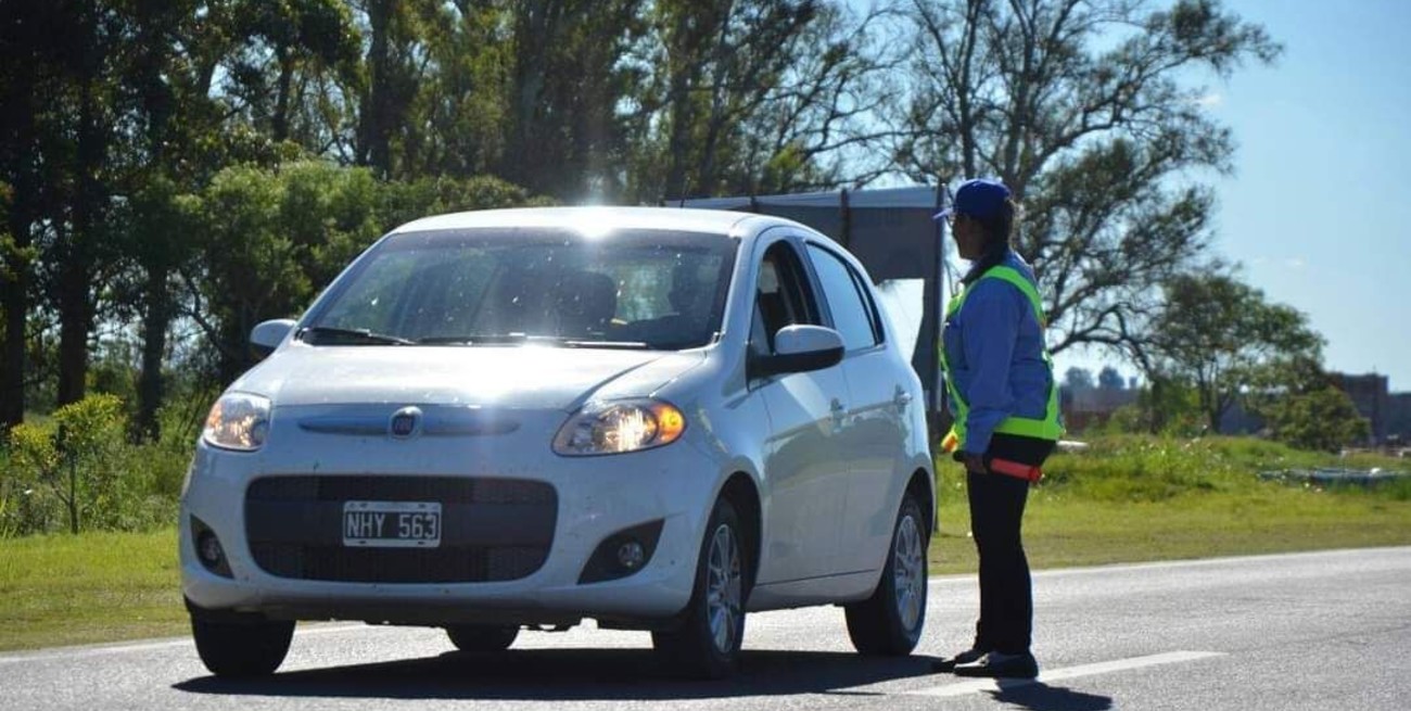 Es obligación contar con la RTV y el seguro automotor al día para circular por el territorio provincial y el país. Crédito: El Litoral