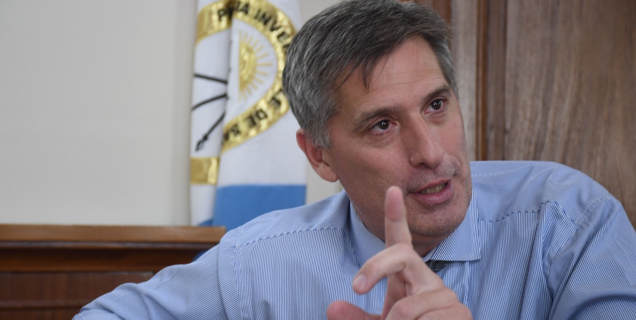 "Decir que uno va a poder incrementar gastos en una economía con recesión e inflación, es ser demagogo. Pero uno puede trabajar para que, con eficiencia, las prestaciones no se vean resentidas". Crédito: Luis Cetraro