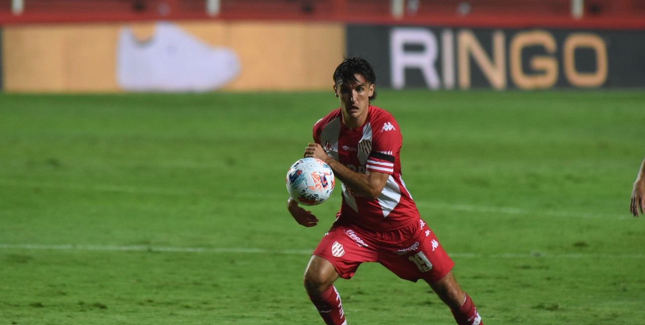 Mauro Pittón, desafectado de la pretemporada de Vélez y con un no contundente a Belgrano, sigue entrenando por su cuenta en Santa Fe. Crédito: Mauricio Garín