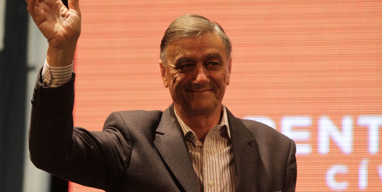 Fue el gobernador Hermes Binner (1943 – 2020) quien el 29 de abril de 2009, con la sanción de un decreto volvió a poner el tema en agenda legislativa, tras el fallido intento del ingeniero Obeid. Crédito: Manuel Fabatia