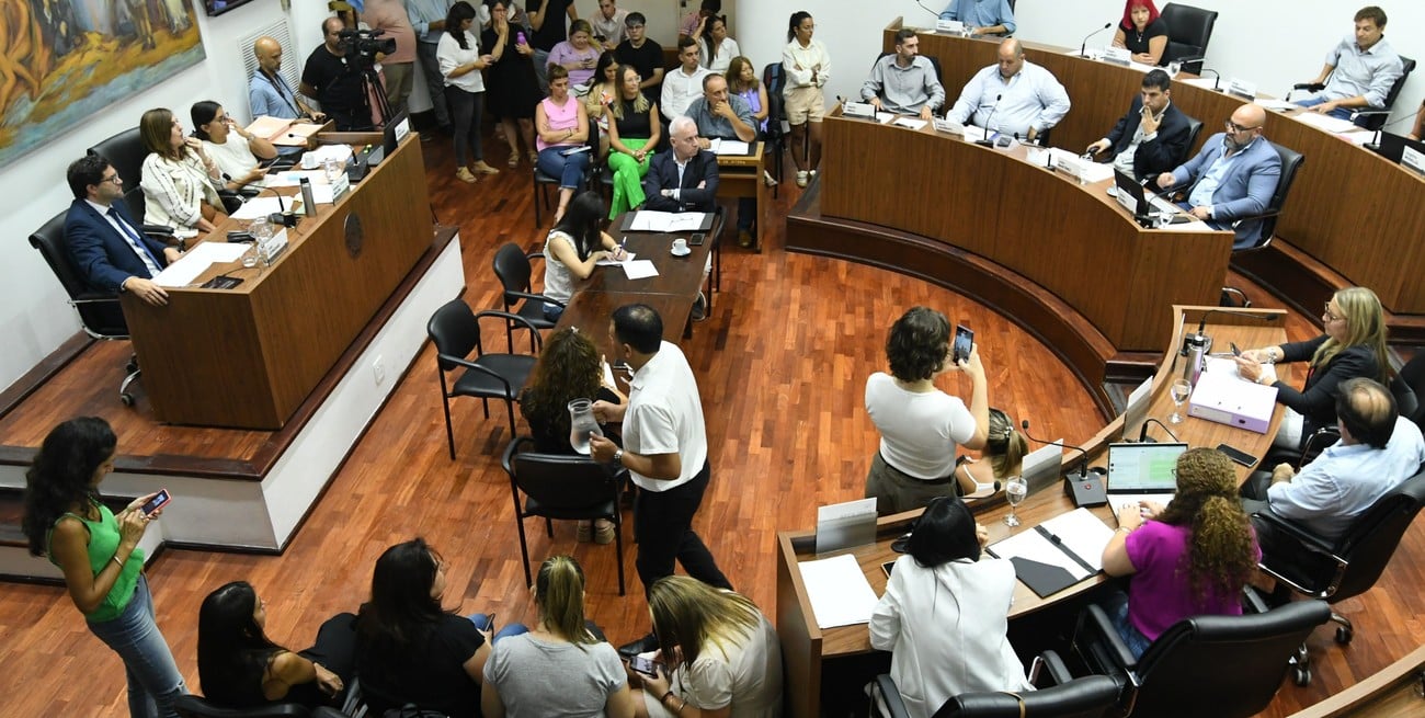 La ciudad capital ingresa en tres estados de situación excepcional: en emergencia económica y social, en emergencia en movilidad y en emergencia en seguridad pública. Foto: Mauricio Garín