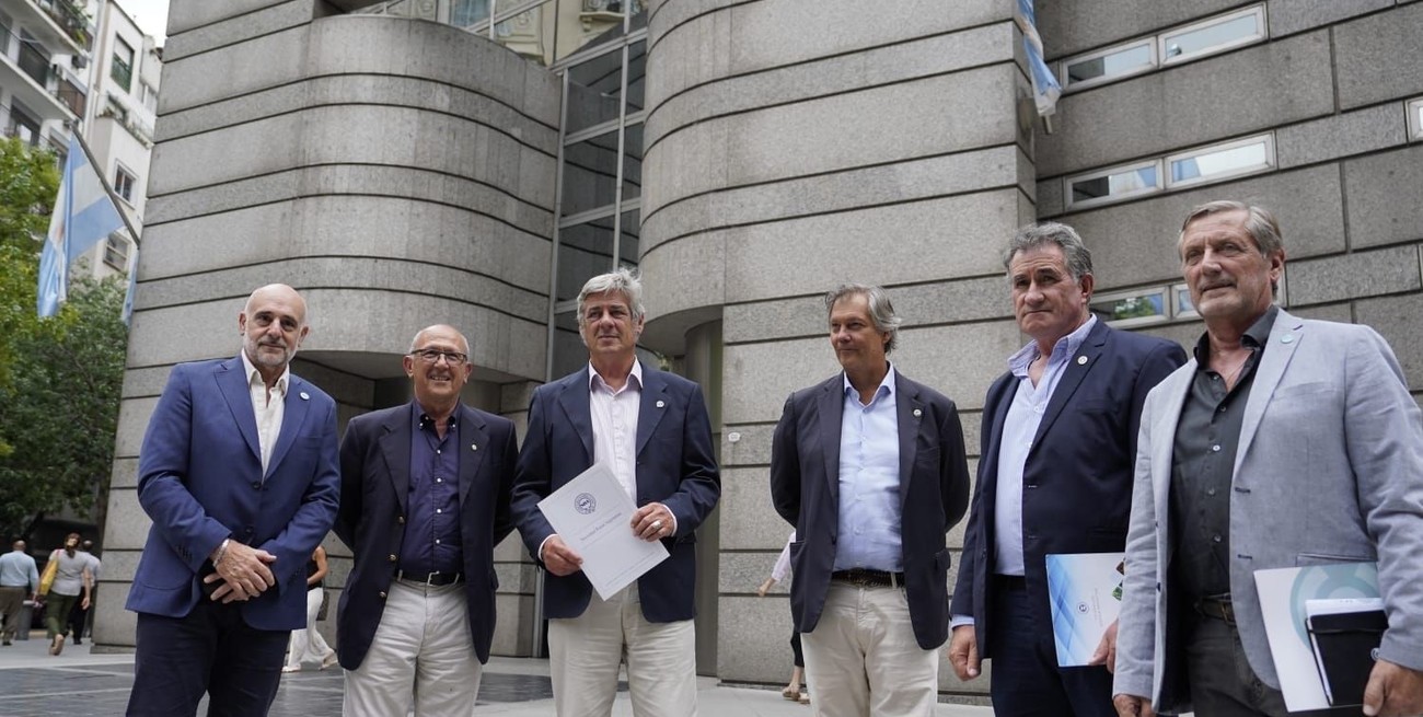 La reunión se desarrolló en el edificio de Esmeralda y Arenales en la ciudad de Buenos Aires. FOTO: Campolitoral