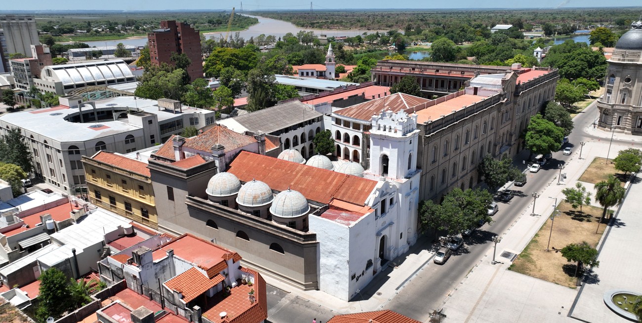 En el casco histórico de la ciudad, el Colegio Inmaculada retomó su fisonomía de año escolar. Foto: Fernando Nicola