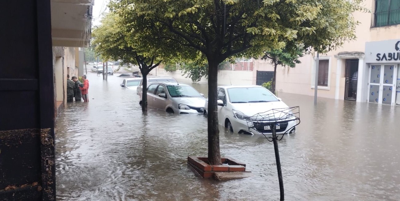 Un temporal de agua y viento sorprendió a los correntinos este domingo, entre las 2 y las 6 de la madrugada. Foto: Ministerio de Seguridad