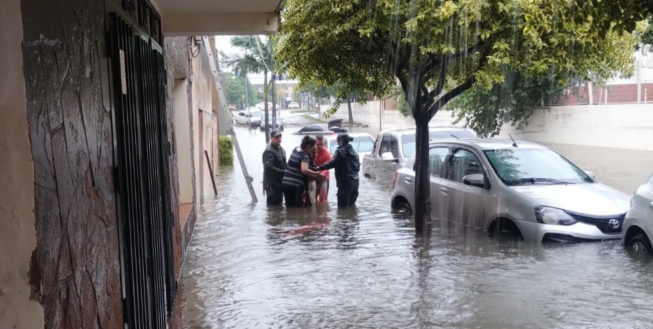Un temporal de agua y viento sorprendió a los correntinos este domingo, entre las 2 y las 6 de la madrugada. Foto: Ministerio de Seguridad