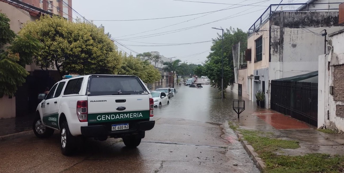Efectivos de Gendarmería y Prefectura colaboraron con las tareas de prevención y auxilio junto con Defensa Civil y la policía local. Foto: Ministerio de Seguridad