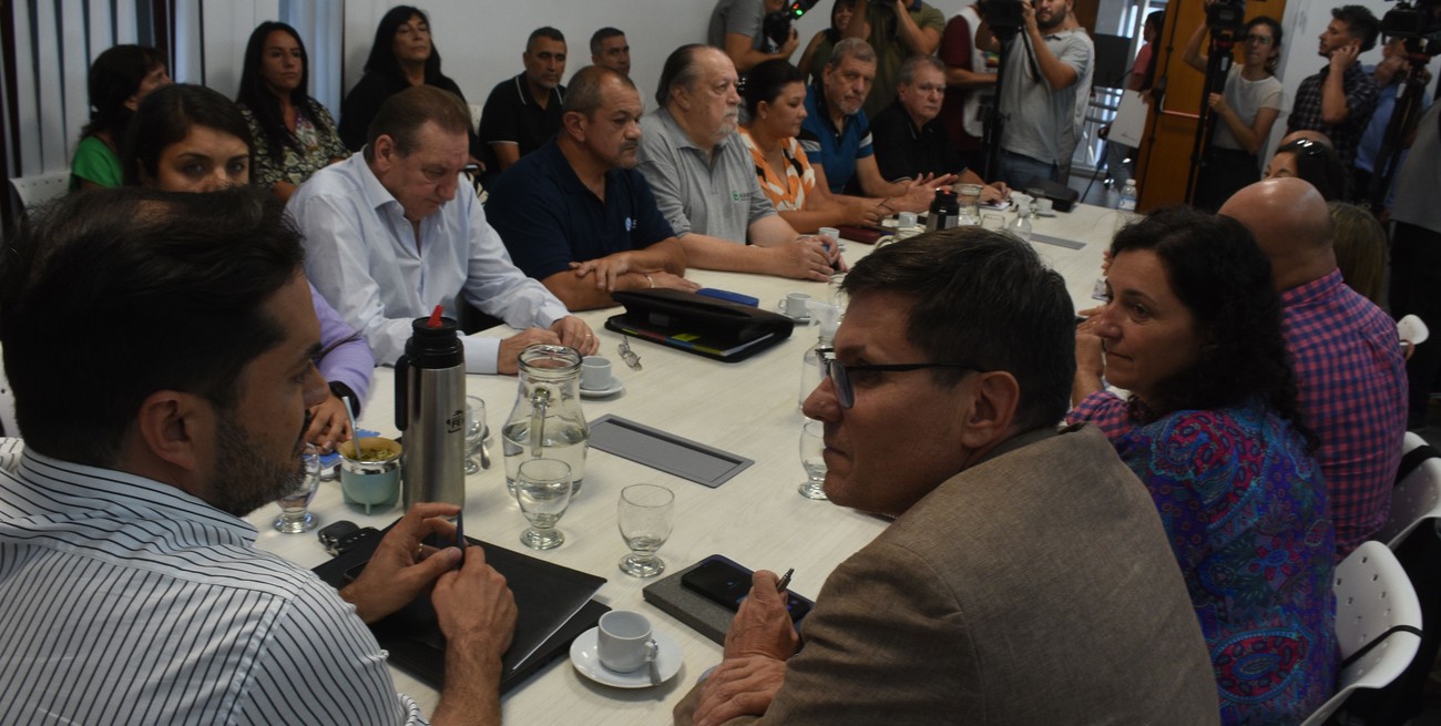 El viernes se conocerá el resultado de la votación en las escuelas, anunciaron los gremios. Foto: Luis Cetraro