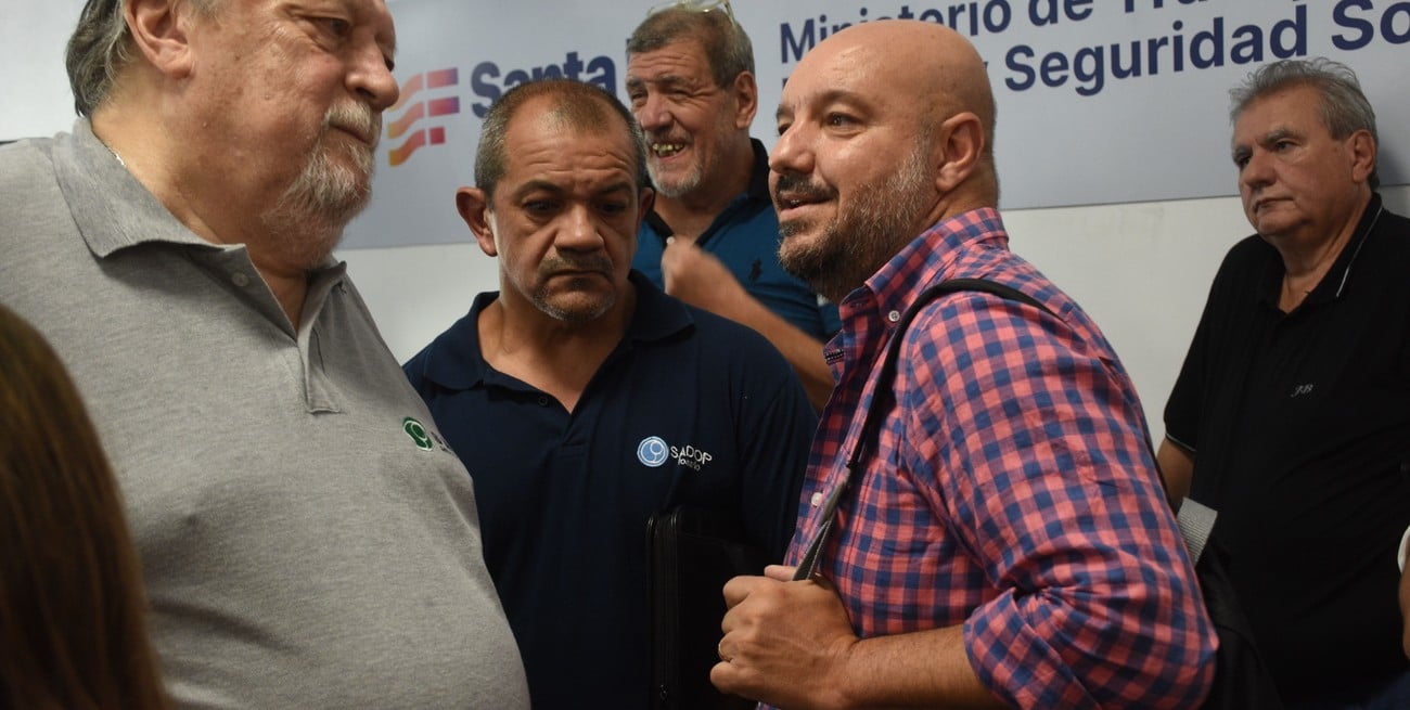 "Seguimos teniendo un salario a la baja; esto es inadmisible", declaró Pedro Bayugar, dirigente de Sadop. Foto: Luis Cetraro