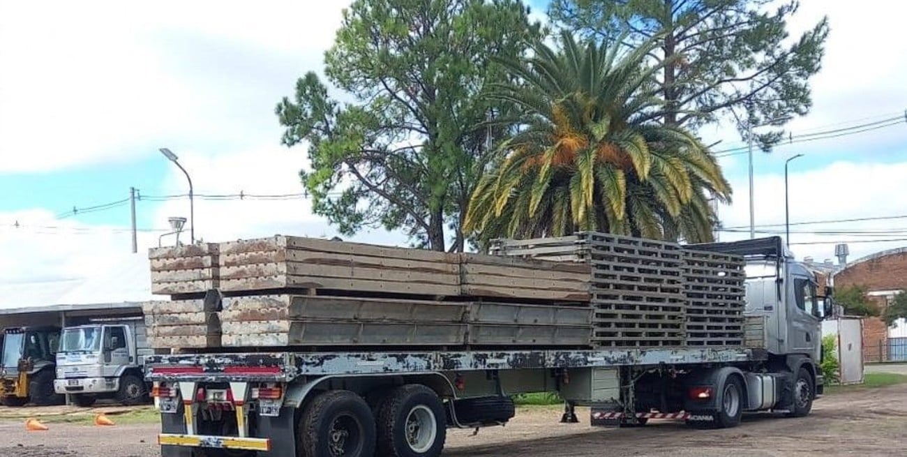 La estructura metálica ya se encuentra cargada y se aguarda su llegada a Santa Fe durante este miércoles. Foto: Prensa DNV