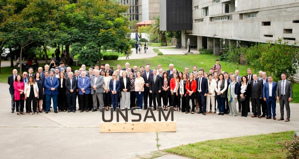 Autoridades de las 73 instituciones universitarias miembros de todo el país participaron del Plenario de Rectores del Consejo Interuniversitario Nacional.