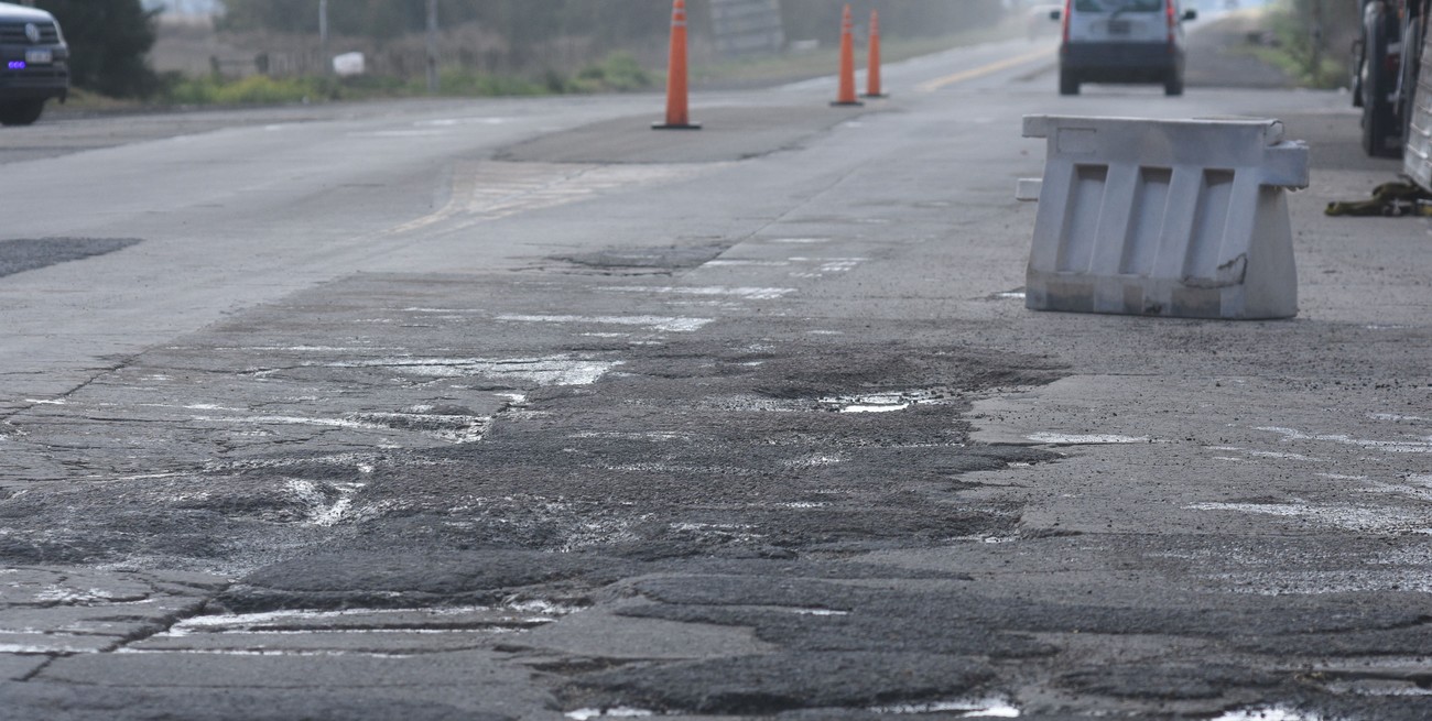 "Las obras más necesarias son las de infraestructura vial" dijo el ministro desde su despacho de la planta baja de Casa de Gobierno. Foto: Mauricio Garín/Archivo