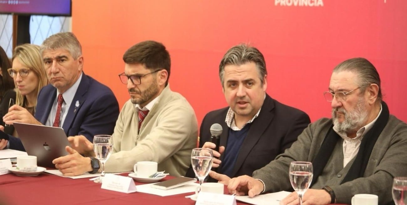 Coudanes, Bastia, Pullaro, Cococcioni y Mascheroni en la reunión de la Junta de Seguridad. Foto: Gobierno de Santa Fe