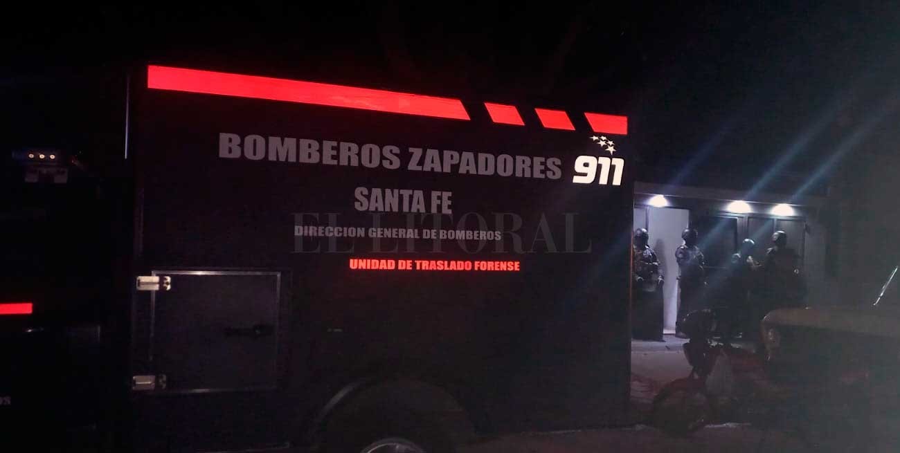Los bomberos también estuvieron trabajando en el lugar. Foto: El Litoral