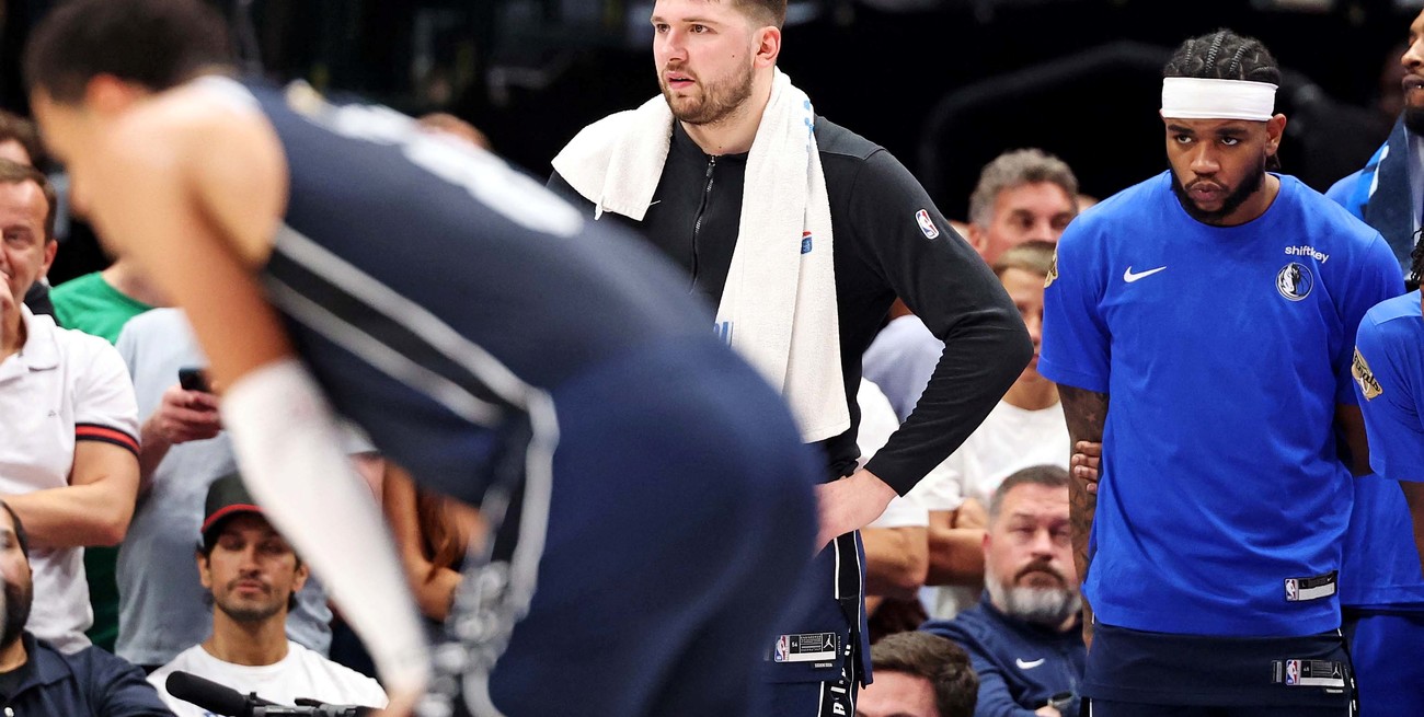 Luka Dončić, la estrella de los Dallas Mavericks, fue expulsado en el tercer partido. Créditos: REUTERS.