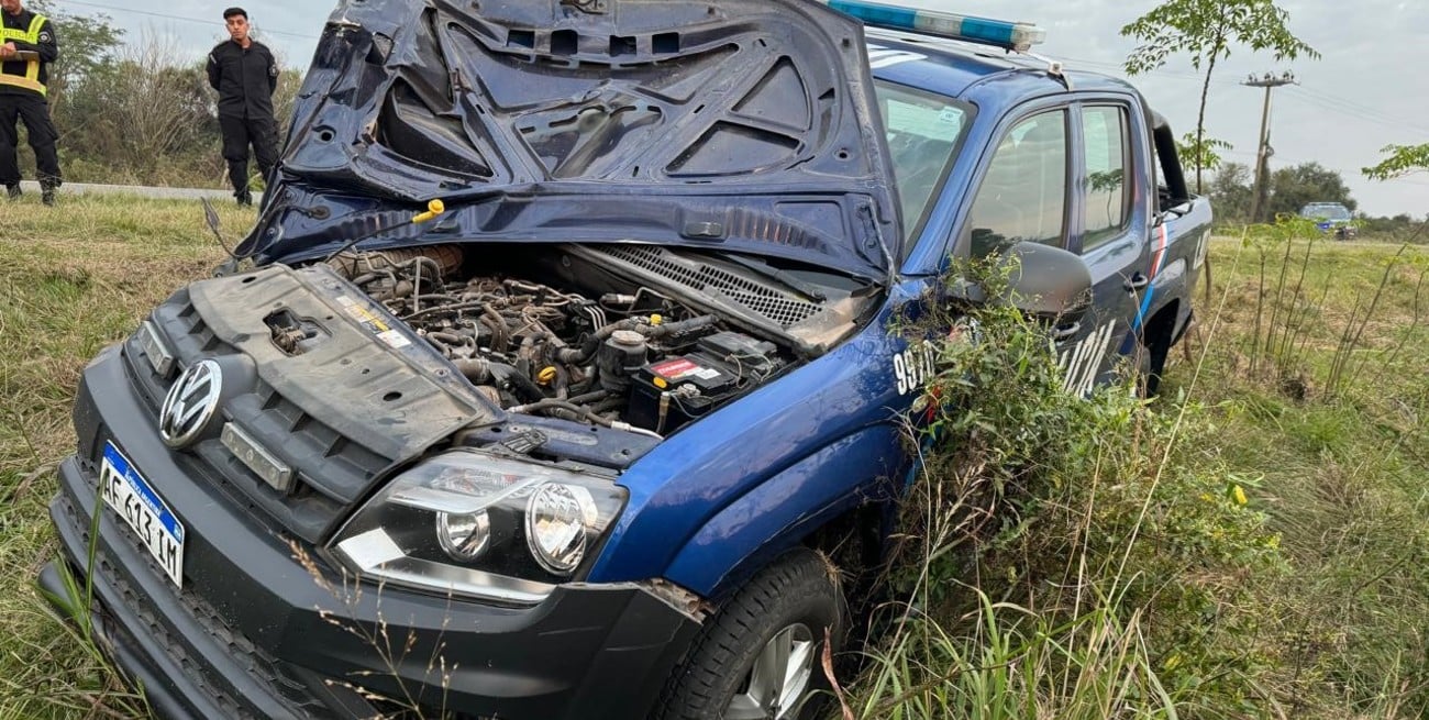 El móvil 9970 que trasladaba valija con documentación desde Reconquista a Santa Fe impactó en forma frontal con el bovino sobre la traza vial.