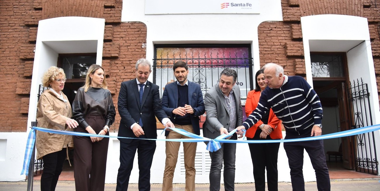 El gobernador Pullaro junto al ministro Cococcioni y el intendente de Arroyo Seco, Daniel Tonelli.