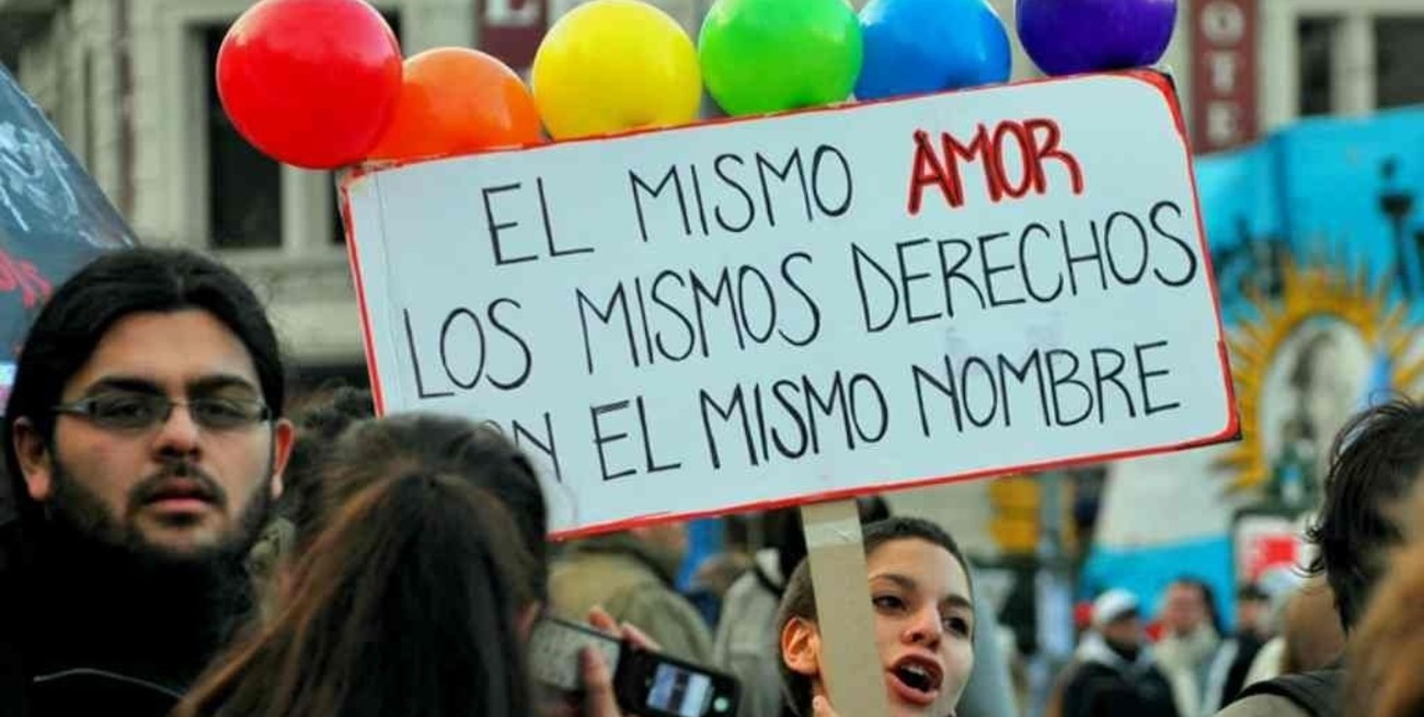 A pesar de los avances en materia de legislación y derechos para el colectivo LGBTIQ+, como la ley de matrimonio igualitario, no son fáciles aún las condiciones de vida de las diversidades en el país. Crédito: Agencia