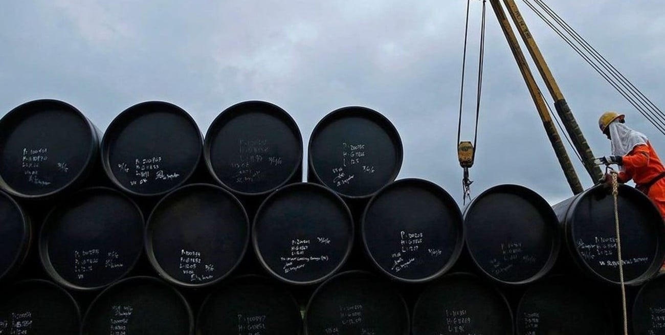 Según los datos publicados, entre los productos importados la suba se vio más reflejada en el “petróleo y gas crudo”. Imagen ilustrativa