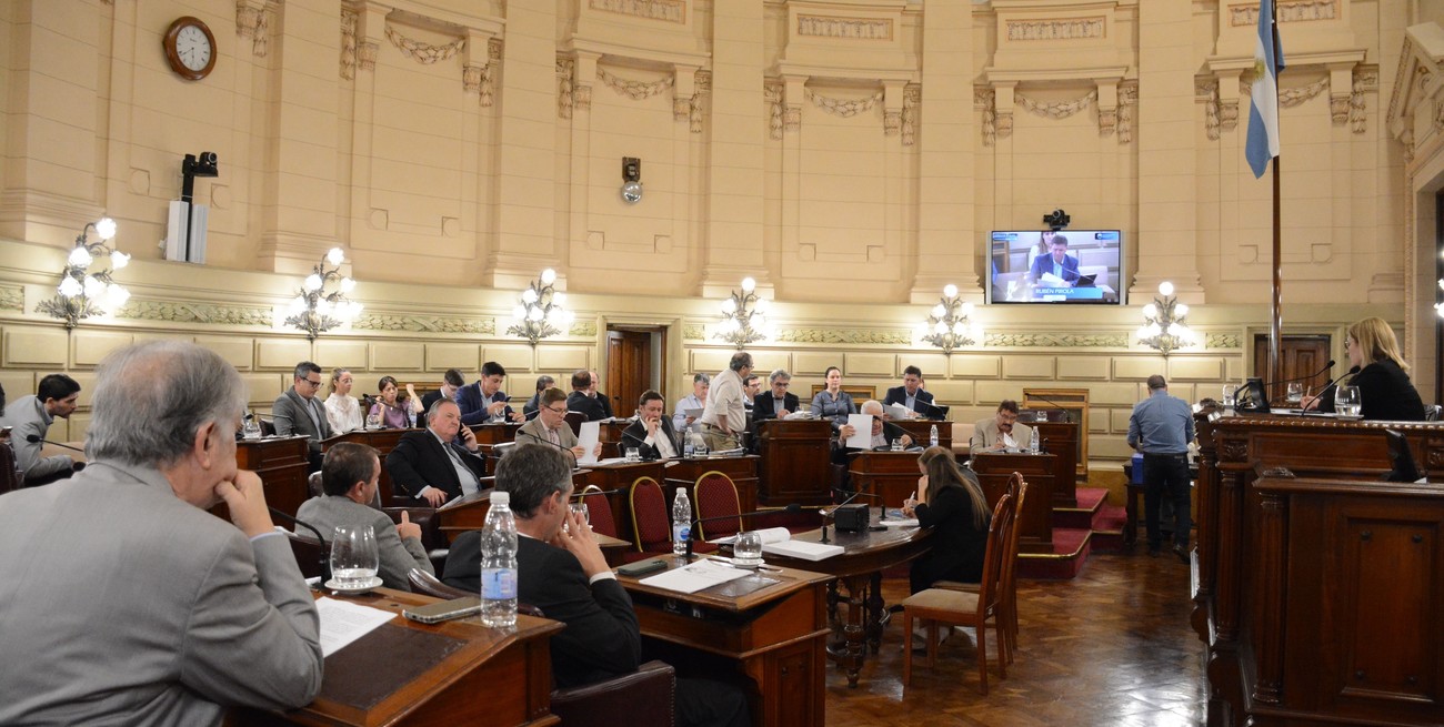 La reforma constitucional, sigue en el escenario político más allá de los cuatro proyectos ya con estado parlamentario en la Cámara de Diputados. Foto: Agencia
