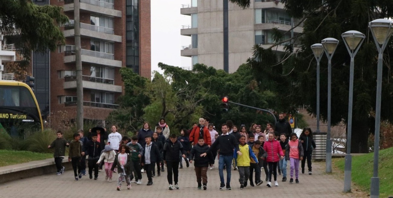 Con eje en la conservación y el intercambio de saberes, se impulsa una articulación con programas y áreas provinciales, potenciando la relación con el sector productivo y el desarrollo sostenible como motor de crecimiento regional.