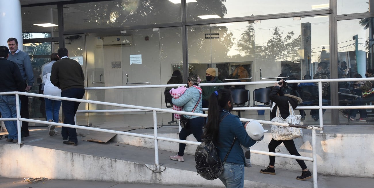 El director del Hospital de Niños recomendó recurrir primero al pediatra de cabecera, antes de ir a una guardia ante el primer síntoma del chico. Crédito: Flavio Raina