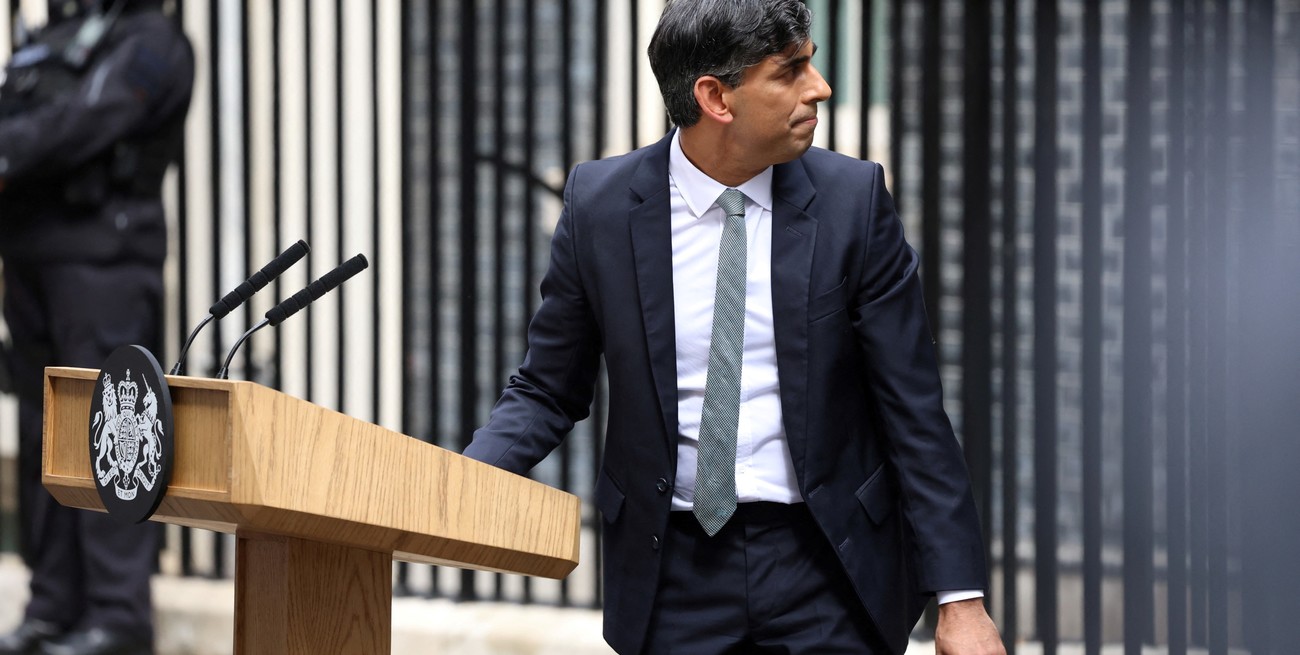 La decepción de Sunak durante la conferencia que brindó en Downing Street. Créditos: REUTERS.
