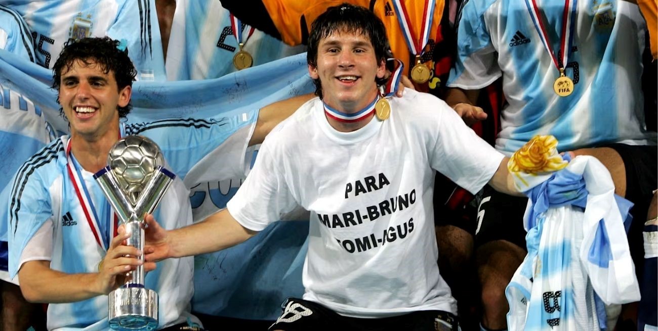 Messi fue premiado como mejor jugador del Mundial Sub 20.