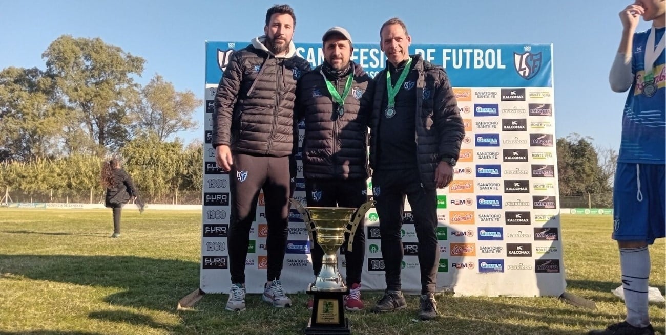 Cuerpo Técnico de Santa Fe. De izquierda a derecha: Esteban Pereyra (AC), Augusto Prono (DT) y Alejandro Fontanelaz (PF).
