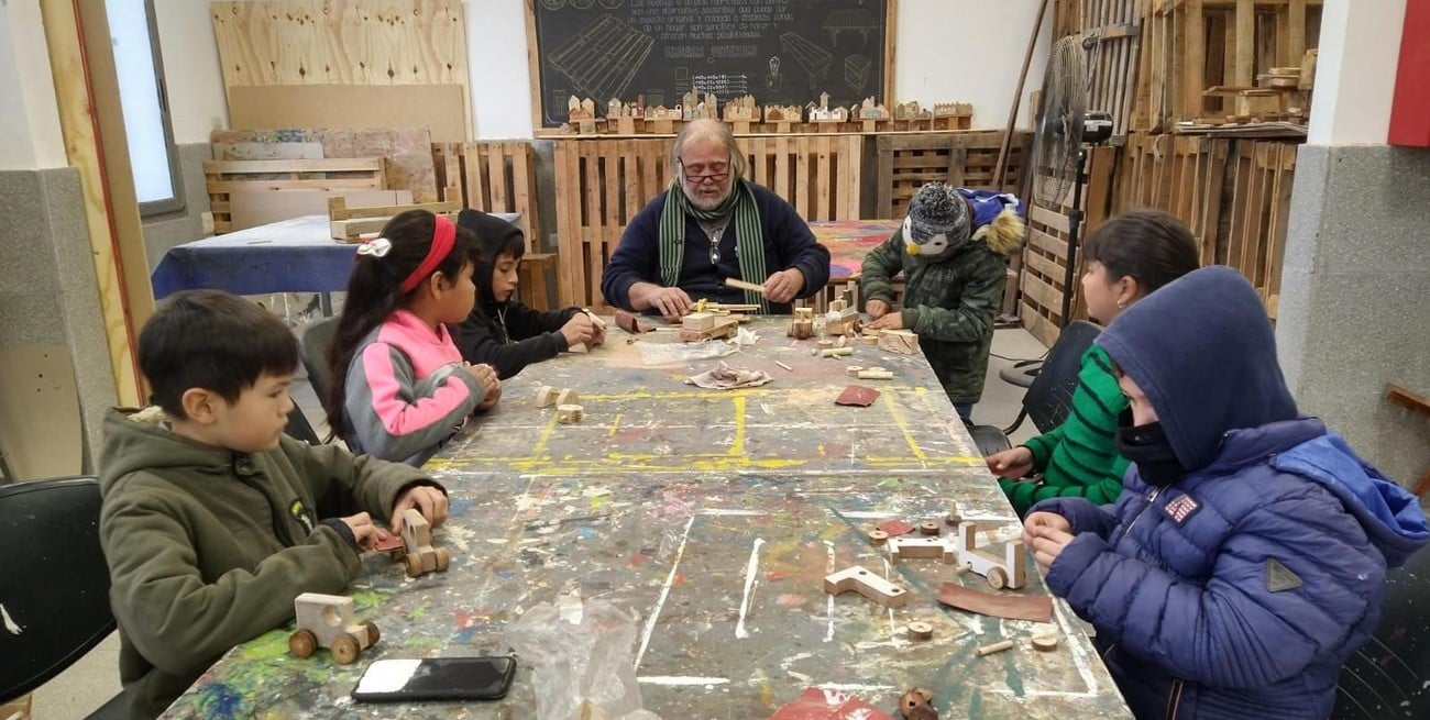 El taller de carpintería para los chicos, muy elegido. Crédito: Gentileza