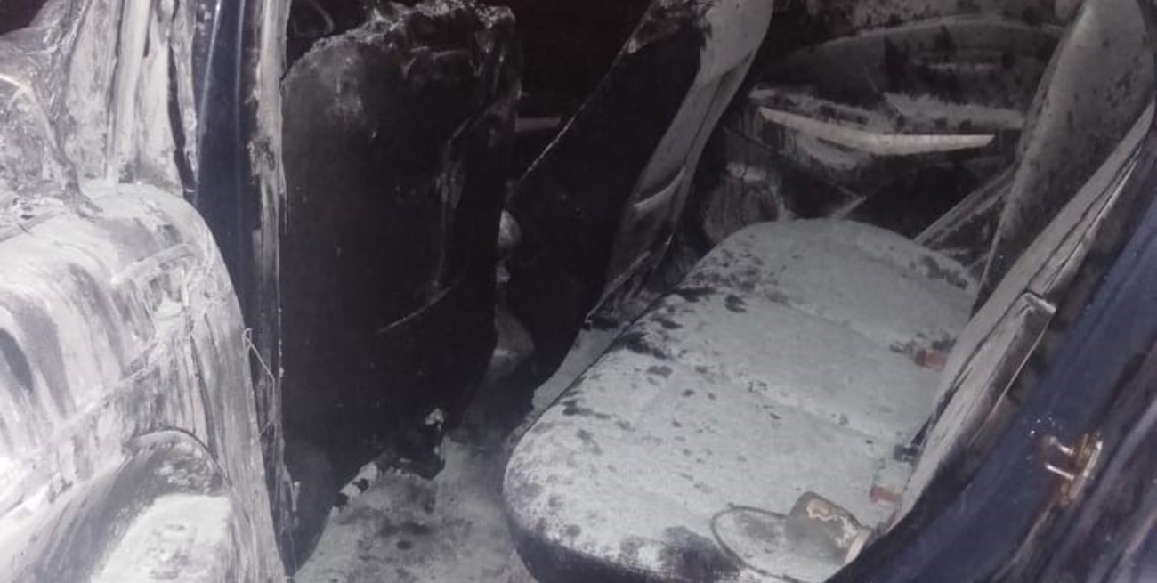 Otro auto quemado en la comisaría 32, el cuarto en 24 horas.