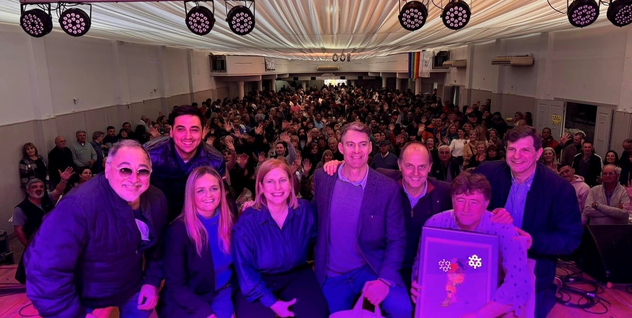 Se celebraron los 100 años de la Asociación Cosmopolita en Villa Eloisa.