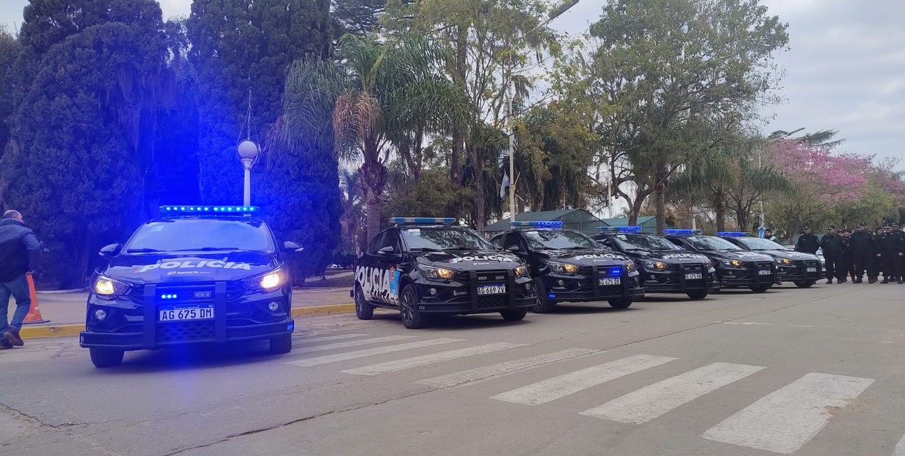 Las seis unidades móviles entregadas para 4 localidades.