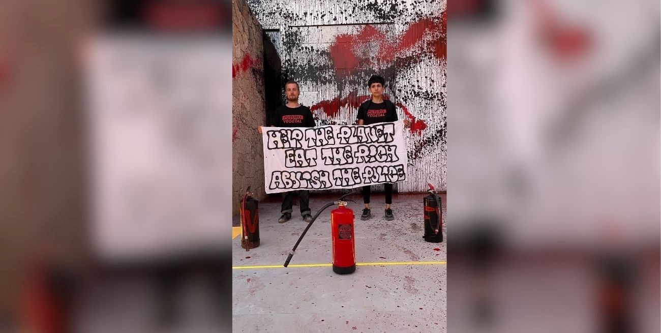 "Ayudar al planeta, comerse a un rico y abolir a la policía".