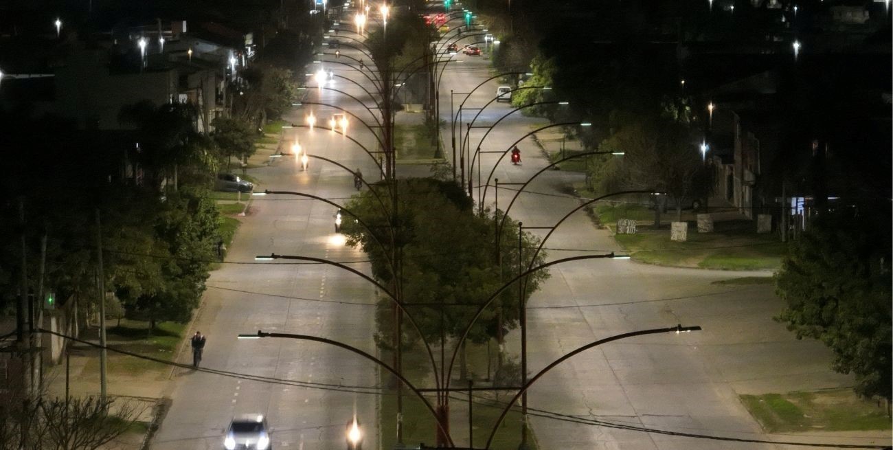 Los barrios del noroeste de la ciudad son los más perjudicados por la falta de iluminación. Foto: Fernando Nicola.