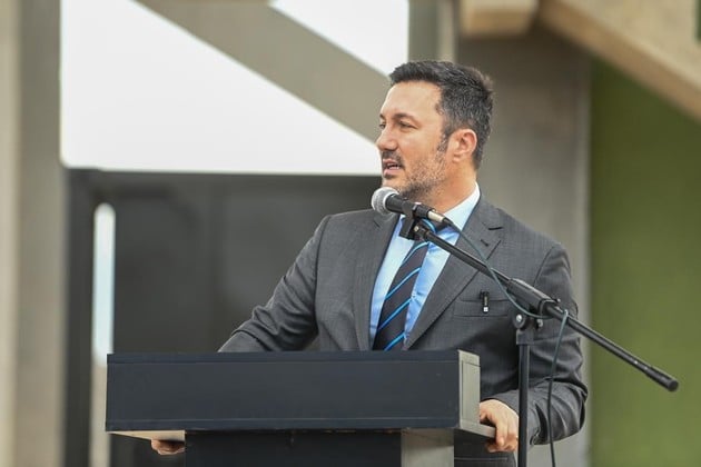 Petri volvió a los patios de Derecho