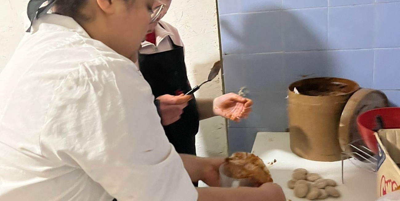 Durante el desarrollo del programa, los practicantes se están formando en el ámbito de trabajo en distintas áreas de la empresa, tales como administración, marketing, comunicación, pastelería y repostería.