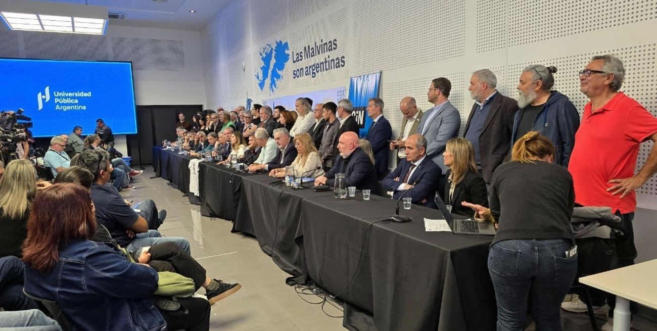La conferencia conjunta reunió a referentes de los rectores, del sector docente y no docente y de los estudiantes. Crédito: Gentileza