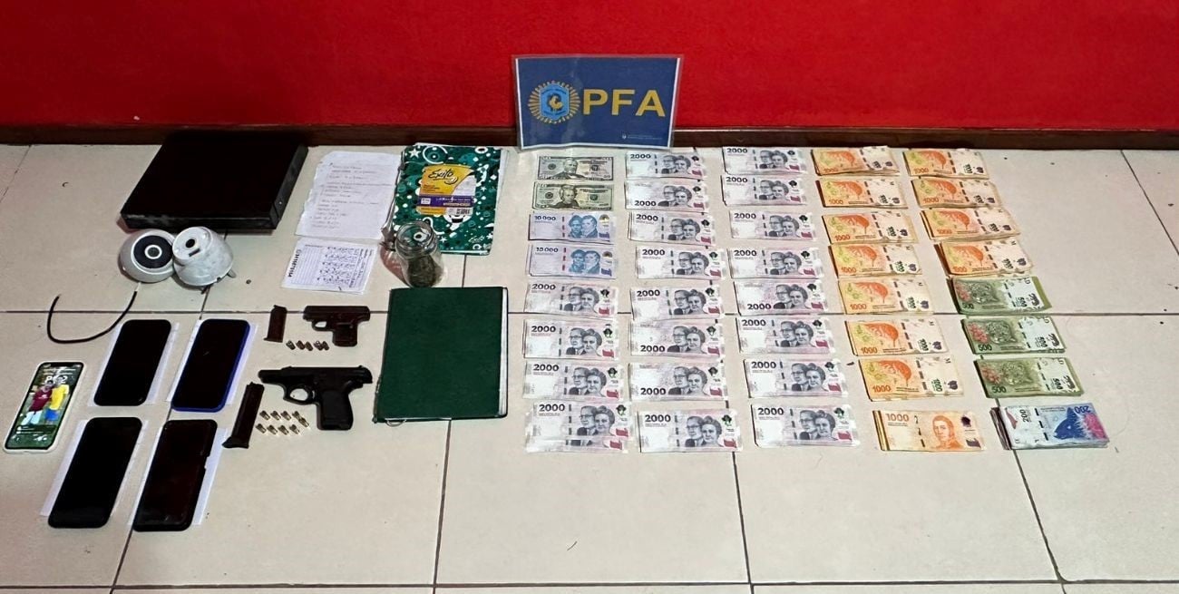Se secuestraron dispositivos electrónicos, armas, motos y drogas. Gentileza: Ministerio de Seguridad de la Nación.