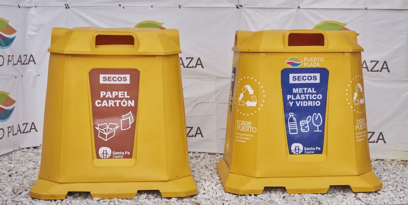 Estos son las campanas de recolección sin atención personalizada. Foto: Guillermo Di Salvatore.