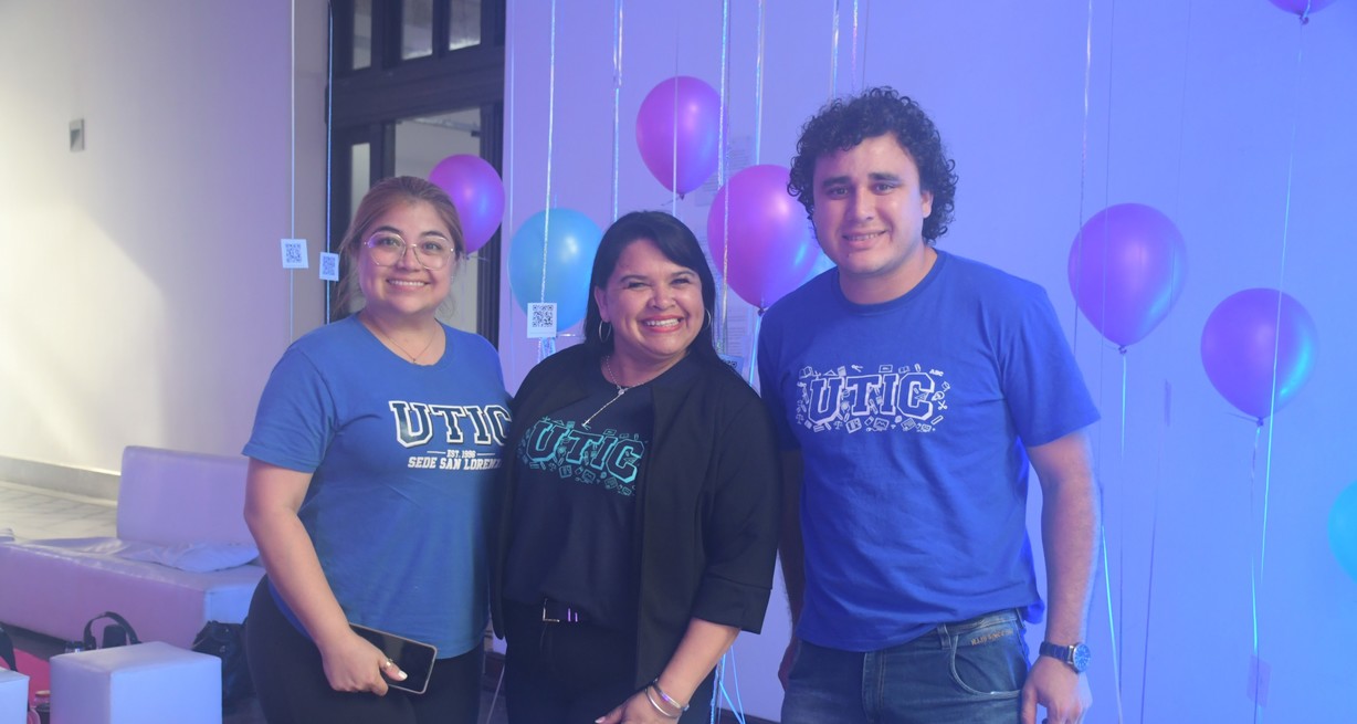 Elisabeth Echeverría, del Paraguay, vino a Santa Fe exclusivamente para participar de estas jornadas y presentar "Mitavit", que es un suplemento multivitamínico ideado para niños con Trastorno del Espectro Autista (TEA). Crédito: Manuel Fabatía