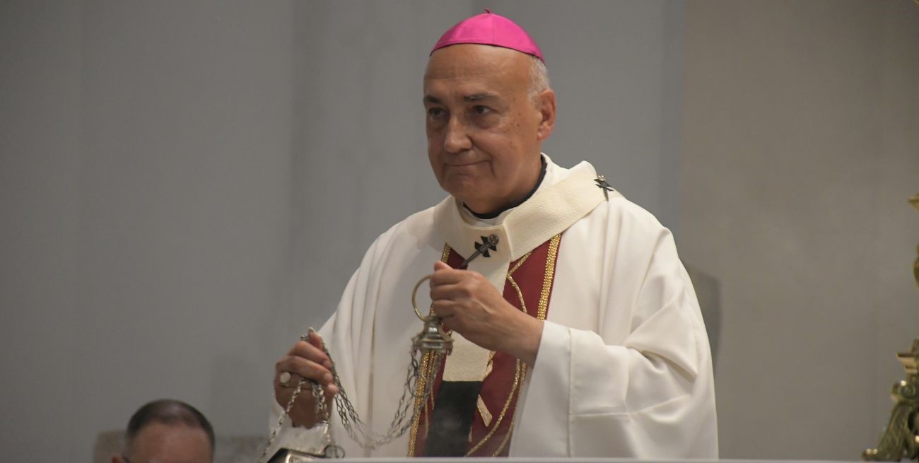 Monseñor Sergio Fenoy durante la ordenación episcopal de Matías Vecino. Foto: Manuel Fabatía.