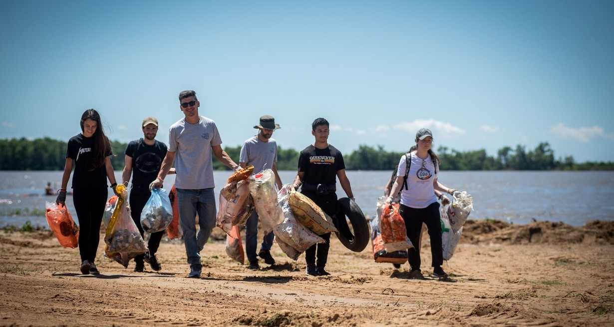 "Como nunca en el mundo han proliferado los sistemas y agrupaciones de voluntariado, de compromiso social, de participación de jóvenes en defensa de cuestiones sociales, de dramas económicos, ecológicos, ambientales", dice el divulgador. Crédito: Gentileza