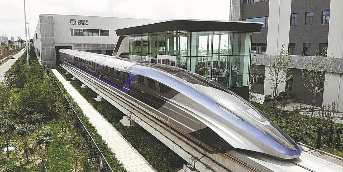 Tren chino que alcanza los 600 km/h.