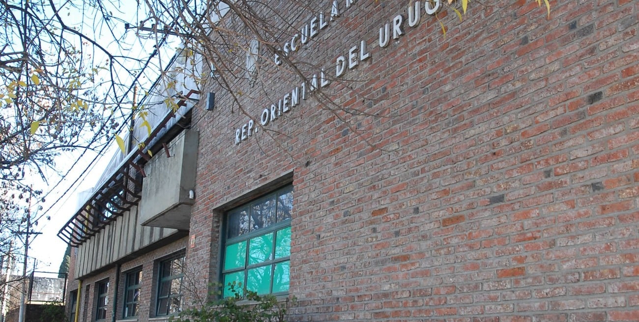 La escuela República Oriental del Uruguay (Av. López y Planes 5025) es otra de las instituciones con las que se estuvo dialogando para la implementación del camino seguro. Crédito: El Litoral
