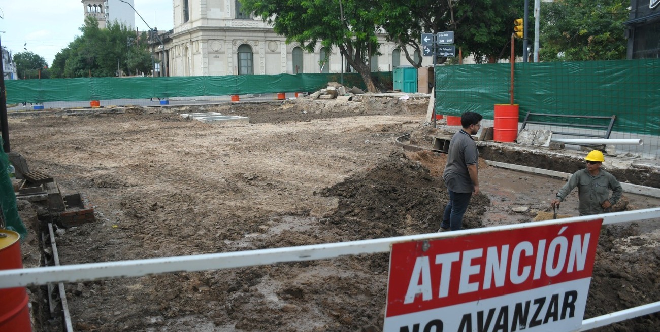Obra en 9 de Julio y bulevar. Crédito. Manuel Fabatía